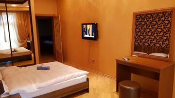 Фото номера Апартаменты с 3 спальнями Апартаменты Deluxe City Center Apartment г. Баку 19