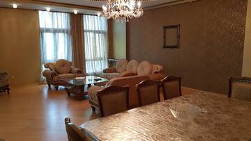 Фото Апартаменты Deluxe City Center Apartment г. Баку 2