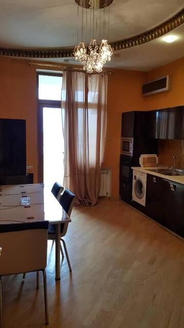 Фото номера Апартаменты с 3 спальнями Апартаменты Deluxe City Center Apartment г. Баку 65