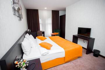 Фото номера Стандартный двухместный номер с 1 кроватью Отель Da Vinci Hotel г. Баку 2