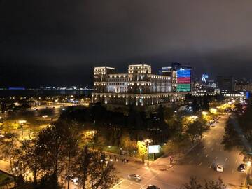 Фото Апартаменты Deluxe Apartment with Sea and F1 view г. Баку 1