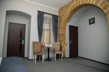 Фото номера Стандартный трехместный номер Отель Old Hotel In Baku г. Баку 13