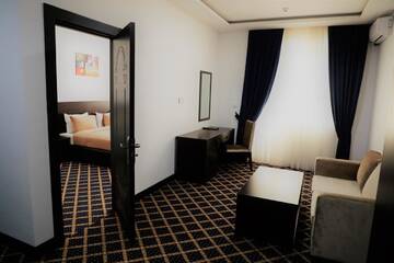 Фото номера Трехместный номер «Комфорт» Отель Kristal Hotel г. Баку 2