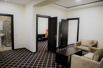 Фото номера Люкс с 2 спальнями Отель Kristal Hotel г. Баку 3