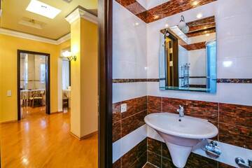 Фото номера Апартаменты с 3 спальнями Апартаменты Lux Apartment in Targovi Nizami Street г. Баку 71