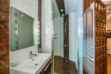 Фото номера Апартаменты Апартаменты Street NIZAMI - 4 Bedrooms г. Баку 14