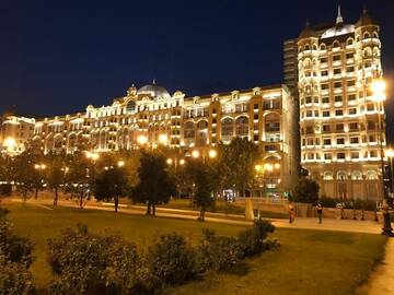 Фото номера Семейный номер с балконом Хостелы The Punjab Residency г. Баку 17