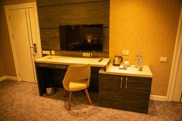 Фото номера Стандартный двухместный номер с 2 отдельными кроватями Отель Parkway Inn Hotel &amp; Spa г. Баку 4