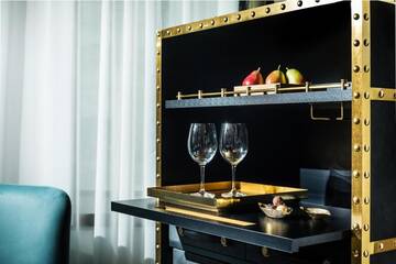 Фото номера Номер Делюкс с кроватью размера «king-size» Отель The Merchant Baku г. Баку 21
