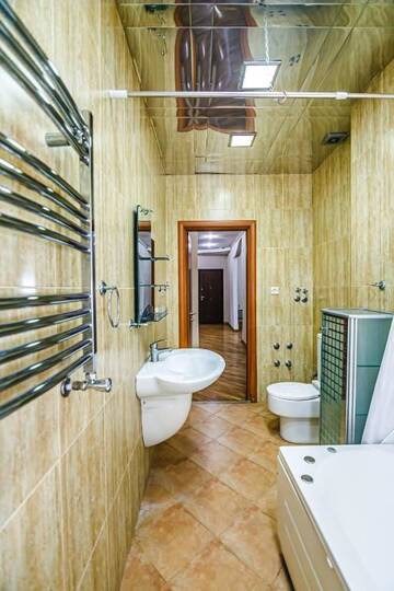Фото номера Апартаменты с 3 спальнями Апартаменты Luxary Apartment Molocan Garden г. Баку 77