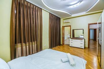 Фото номера Апартаменты с 3 спальнями Апартаменты Luxary Apartment Molocan Garden г. Баку 18