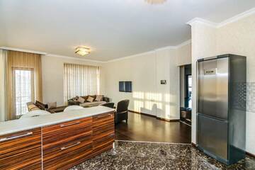 Фото номера Апартаменты с 3 спальнями Апартаменты Apartment on Tarqovu centr г. Баку 53
