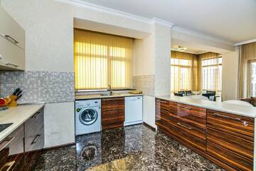 Фото номера Апартаменты с 3 спальнями Апартаменты Apartment on Tarqovu centr г. Баку 11