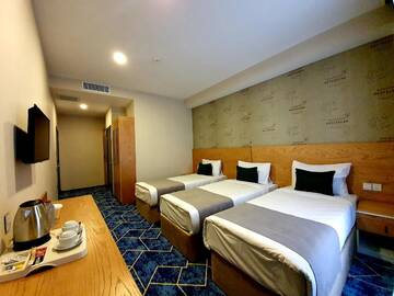Фото номера Трехместный номер Отель Porto Hotel Baku г. Баку 5