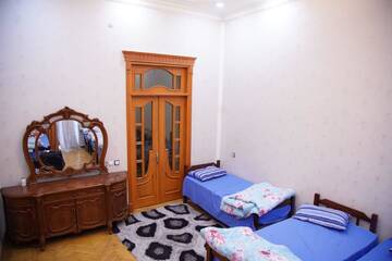 Фото Апартаменты TRAVEL OWN HOSTEL г. Баку 3