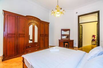 Фото номера Апартаменты с 3 спальнями Апартаменты VIP APARTAMENT NIZAMI STREET г. Баку 20