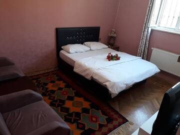 Фото номера Семейный номер с общей ванной комнатой Хостелы Oscar Hostel г. Баку 2