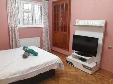Фото номера Семейный номер с общей ванной комнатой Хостелы Oscar Hostel г. Баку 4