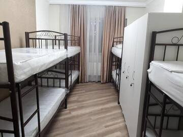 Фото номера Кровать в общем 8-местном номере для мужчин и женщин Хостелы Oscar Hostel г. Баку 10