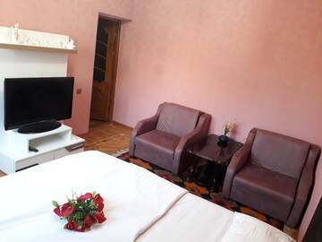 Фото номера Семейный номер с общей ванной комнатой Хостелы Oscar Hostel г. Баку 3