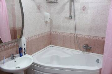Фото Отели типа «постель и завтрак» Nizami Center Hostel г. Баку 2