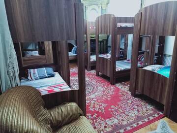 Фото номера Кровать в общем номере для мужчин и женщин с 10 кроватями Хостелы Friendz Hostel г. Баку 7