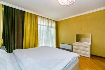Фото номера Апартаменты с 3 спальнями Апартаменты Luxary Apartment On Tarqovu Centr г. Баку 45
