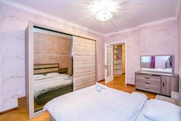 Фото номера Апартаменты с 3 спальнями Апартаменты Luxary Apartment On Tarqovu Centr г. Баку 49
