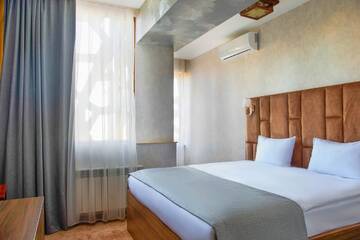 Фото номера Двухместный номер с 1 кроватью с видом на море Отель Alison Hotel г. Баку 6