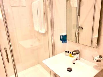 Фото номера Стандартный одноместный номер Отель Targovi Hotel Baku г. Баку 24
