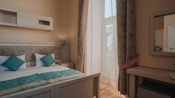 Фото номера Одноместный номер с балконом Отель Targovi Hotel Baku г. Баку 14