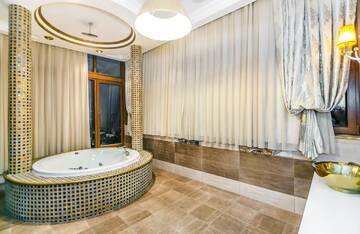 Фото номера Апартаменты Апартаменты VIP baroque apartment by Time Group г. Баку 34