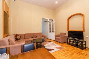Фото Апартаменты Three Rooms Apartment on Nizami Street г. Баку 2
