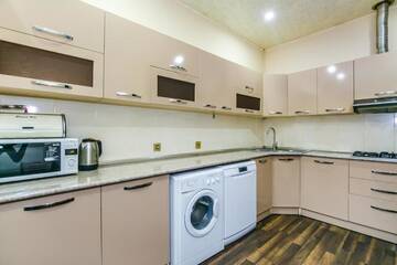 Фото номера Апартаменты с балконом Апартаменты VIP Apartment On Shaurma 6 Rooms г. Баку 85