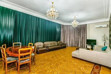 Фото номера Апартаменты с балконом Апартаменты VIP Apartment On Shaurma 6 Rooms г. Баку 10