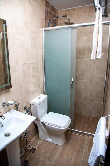 Фото номера Стандартный двухместный номер с 1 кроватью Отель Mildom Hotel Baku г. Баку 13