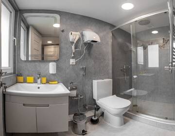 Фото номера Двухместный номер Делюкс с 1 кроватью и душем Хостелы Oliva Inn &amp; Hostel г. Баку 8