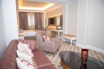 Фото номера Полулюкс Отель Theatrum Hotel Baku г. Баку 4