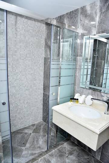Фото номера Полулюкс с балконом Отель Supreme Hotel Baku г. Баку 12