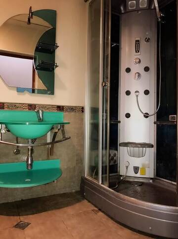 Фото номера Люкс Хостелы Travellers Hostel Baku г. Баку 4