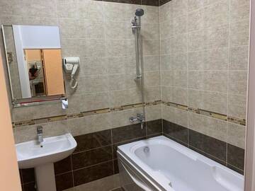 Фото номера Номер Делюкс с кроватью размера «king-size» Отель Sahil Park Hotel г. Баку 13
