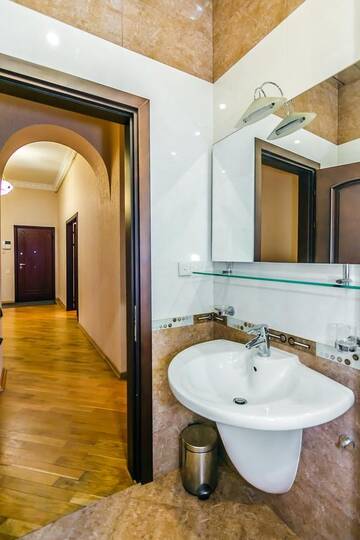 Фото номера Апартаменты Делюкс Апартаменты VIP Apartment On Near Mc Donalds г. Баку 35
