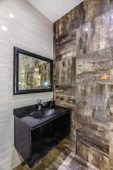 Фото номера Апартаменты с балконом Апартаменты Deluxe Apartment on Tarqovu centr г. Баку 60