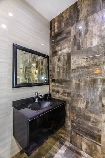 Фото номера Апартаменты с балконом Апартаменты Deluxe Apartment on Tarqovu centr г. Баку 25