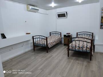 Фото номера Улучшенный четырехместный номер Хостелы EURO HOSTEL BAKU г. Баку 5