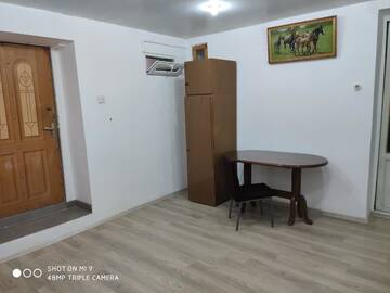 Фото номера Стандартный номер с 2 односпальными кроватями и диваном Хостелы EURO HOSTEL BAKU г. Баку 3