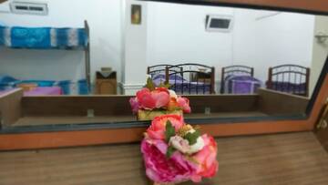 Фото номера Улучшенный четырехместный номер Хостелы EURO HOSTEL BAKU г. Баку 10