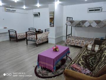 Фото номера Улучшенный четырехместный номер Хостелы EURO HOSTEL BAKU г. Баку 14