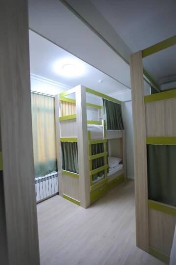Фото номера Кровать в общем номере для женщин с 4 кроватями Хостелы Alfa Hotel &amp; Hostel г. Баку 2