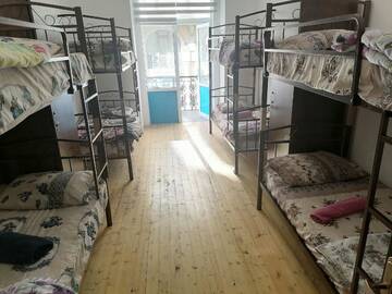 Фото номера Общий 4-местный номер для мужчин и женщин Хостелы Crystal Palace Hostel г. Баку 13